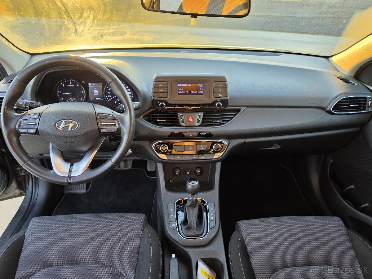 Hyundai i30 CW 1.6CRDi automat - 10