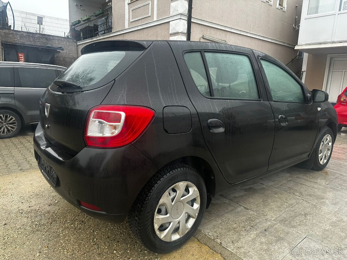 DÁCIA SANDERO 1,2 BENZÍN 4 VALEC ROK 2015 KLIMA - 10