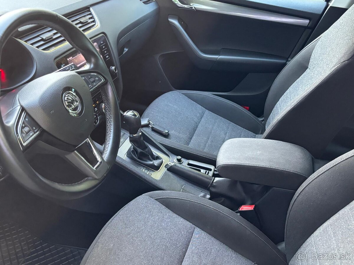 Škoda Octavia Combi 2.0 TDI Style DSG - 10