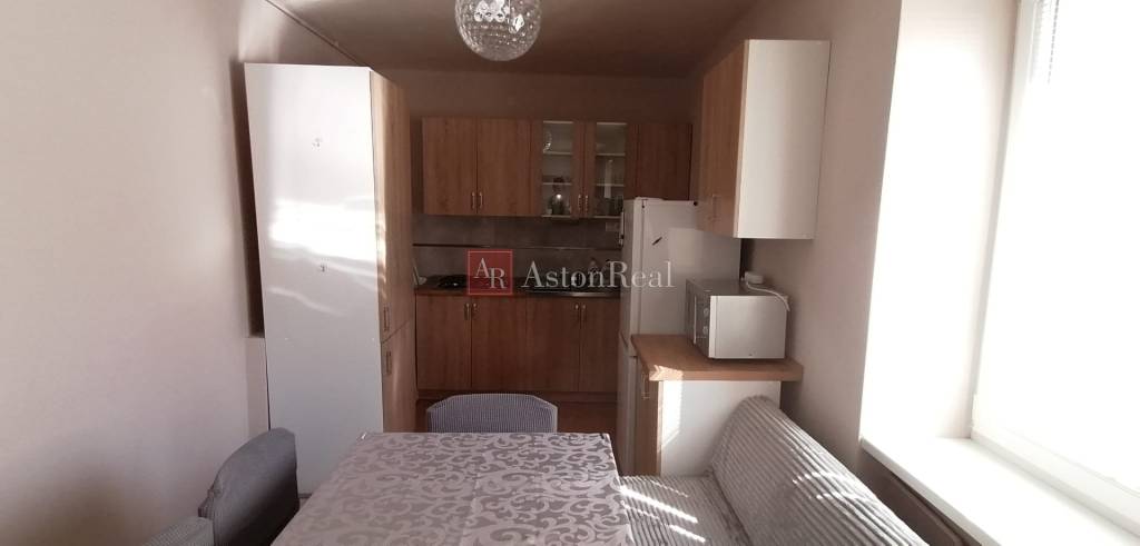 IBA U NÁS Vkusný 1+1, 34m2, rekonštr., zariadený, Hurbanova - 10