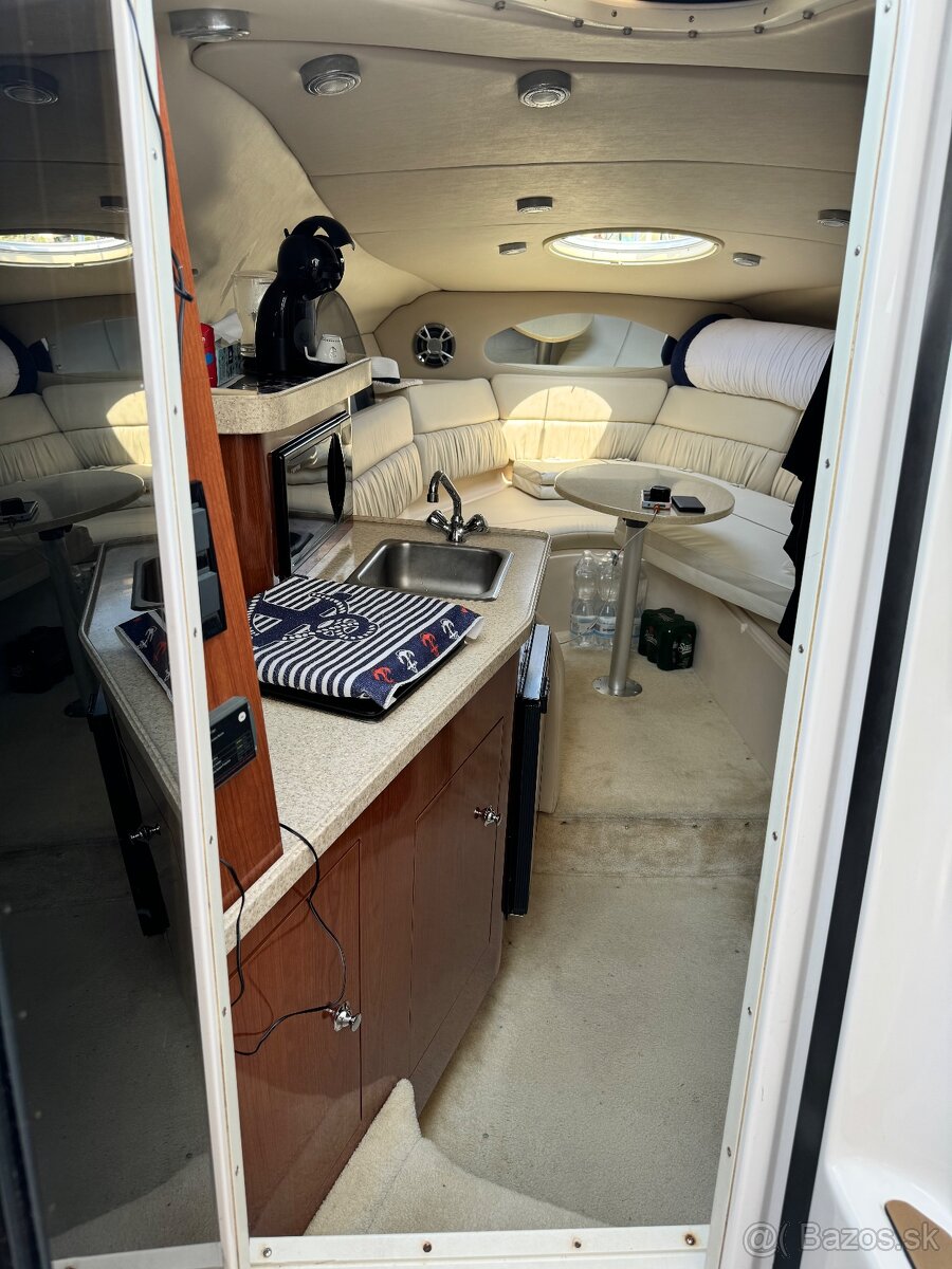 Kajutová loď Regal Commodore 2665 - 10