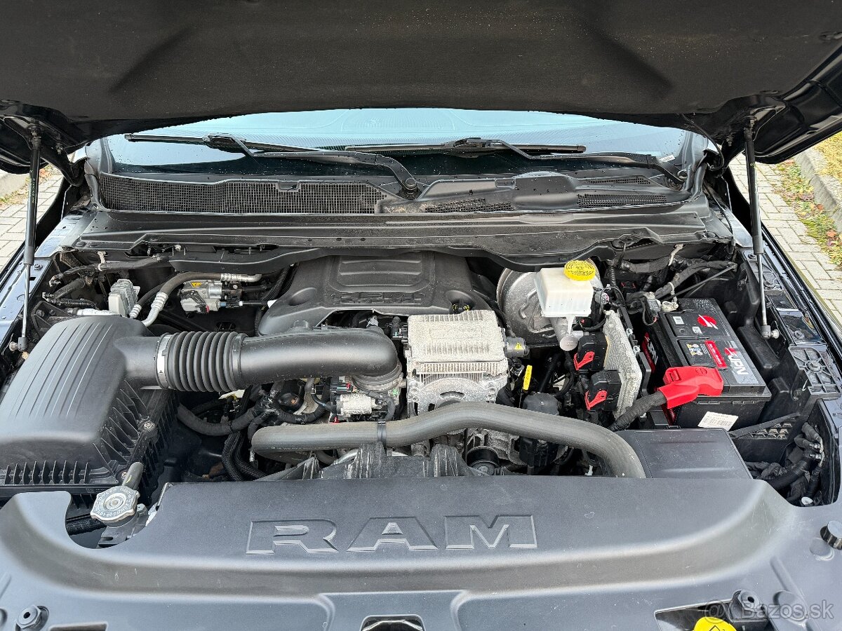 Dodge Ram 1500 5.7 V8 HEMI--2021--LIMITED--full LED--VZDUCH- - 10