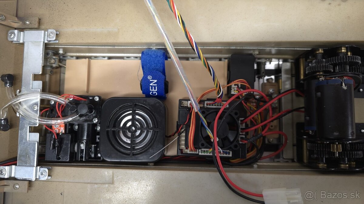 Tank TORO pro 1/16 RC Panther G - 10