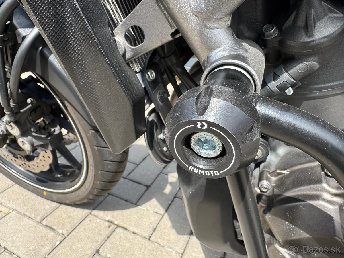 Yamaha MT-07 1 - 10