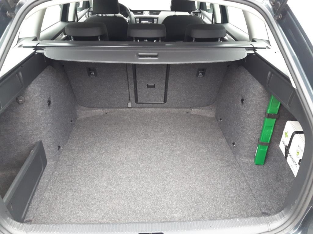 Škoda Octavia Combi III Business - 10