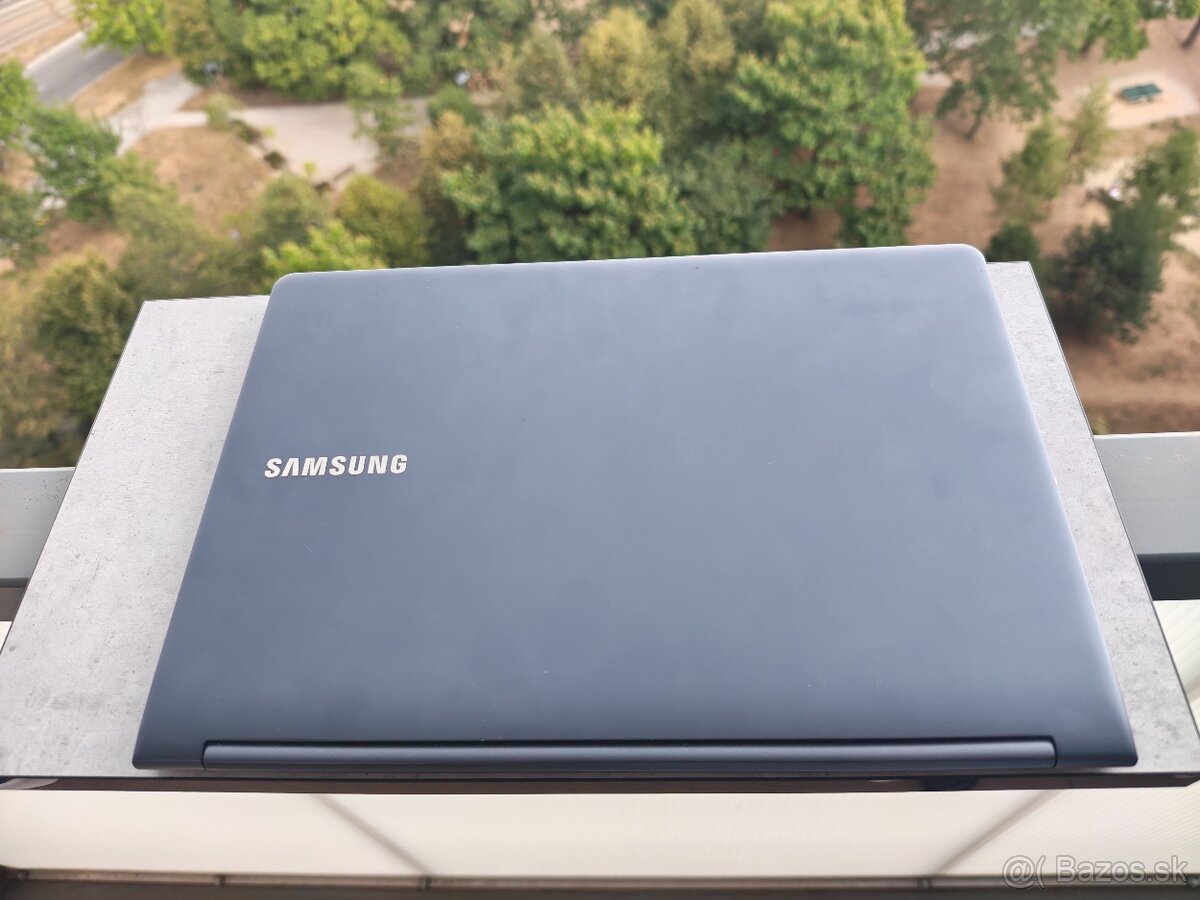 Ultrabook Samsung NP900X3E - 10
