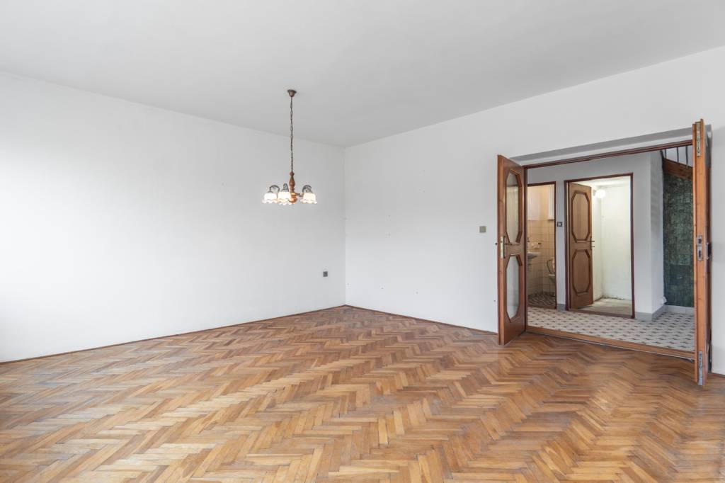 BabonyTRE I Na predaj dvojposchodový 5i rodinný dom pri Žil - 10