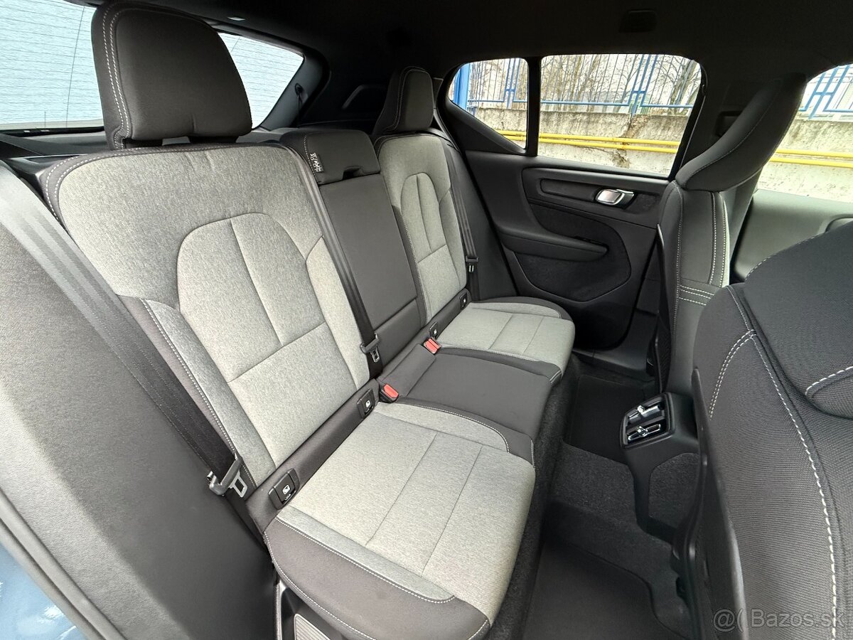 Volvo XC40 2.0 B3 mHEV Plus AT 2025 DPH - 10