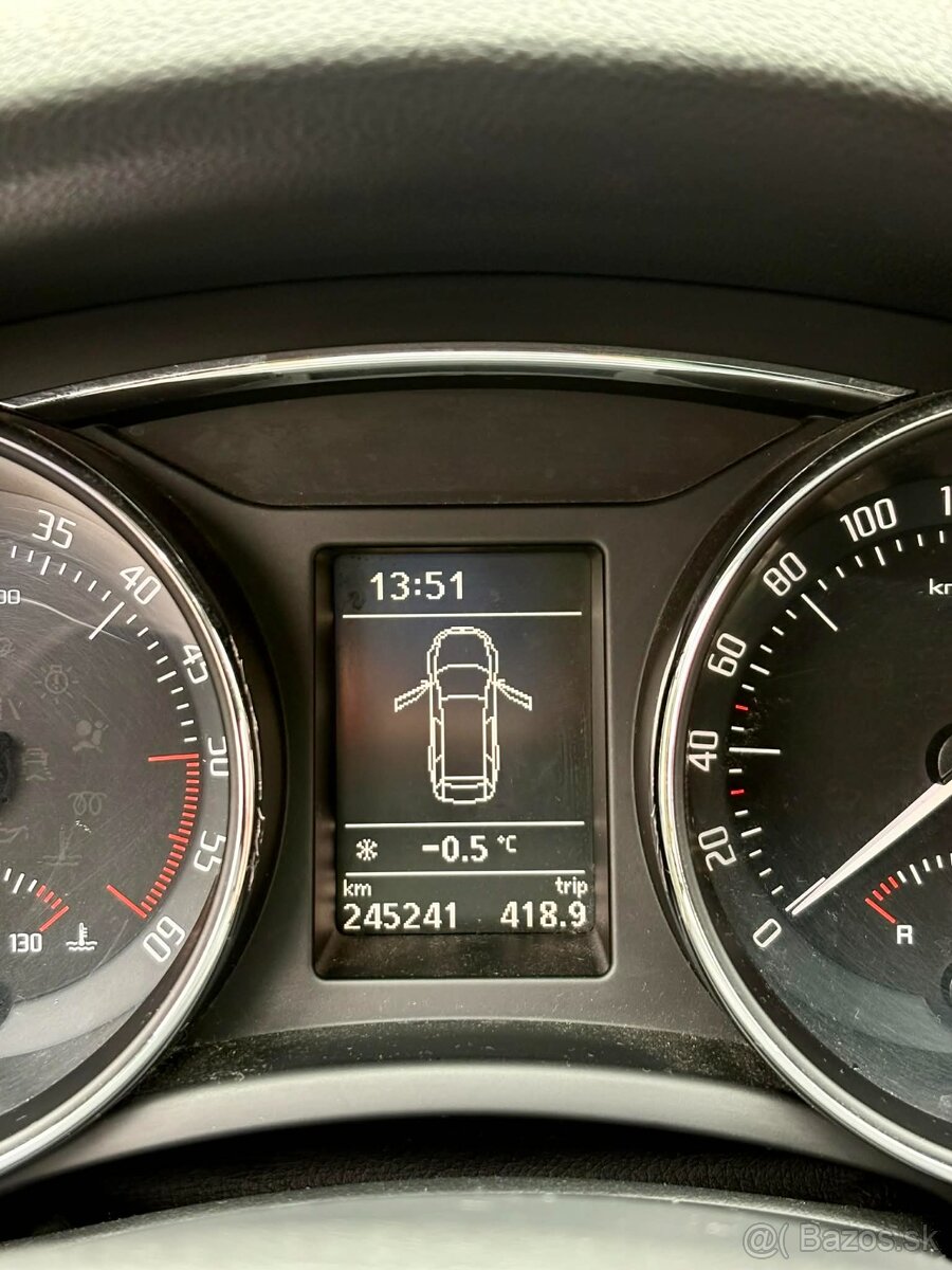 Škoda Superb Combi 1.6 Greenline - 10