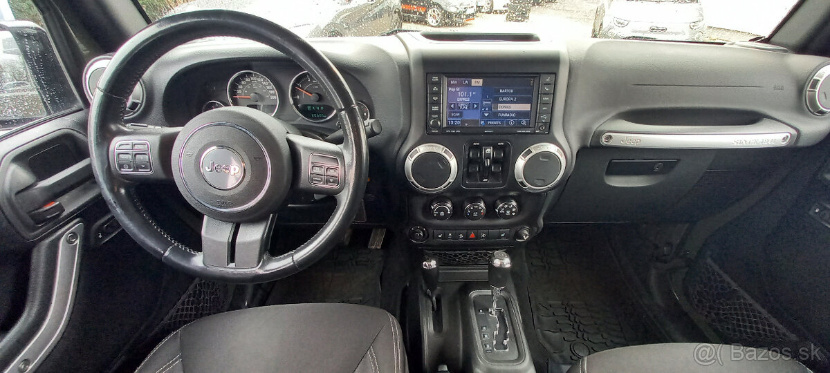 Jeep Wrangler 2.8 CRD Rubicon A/T - 10