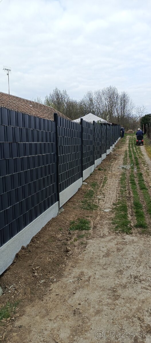 Montáž oplotenia... - 10