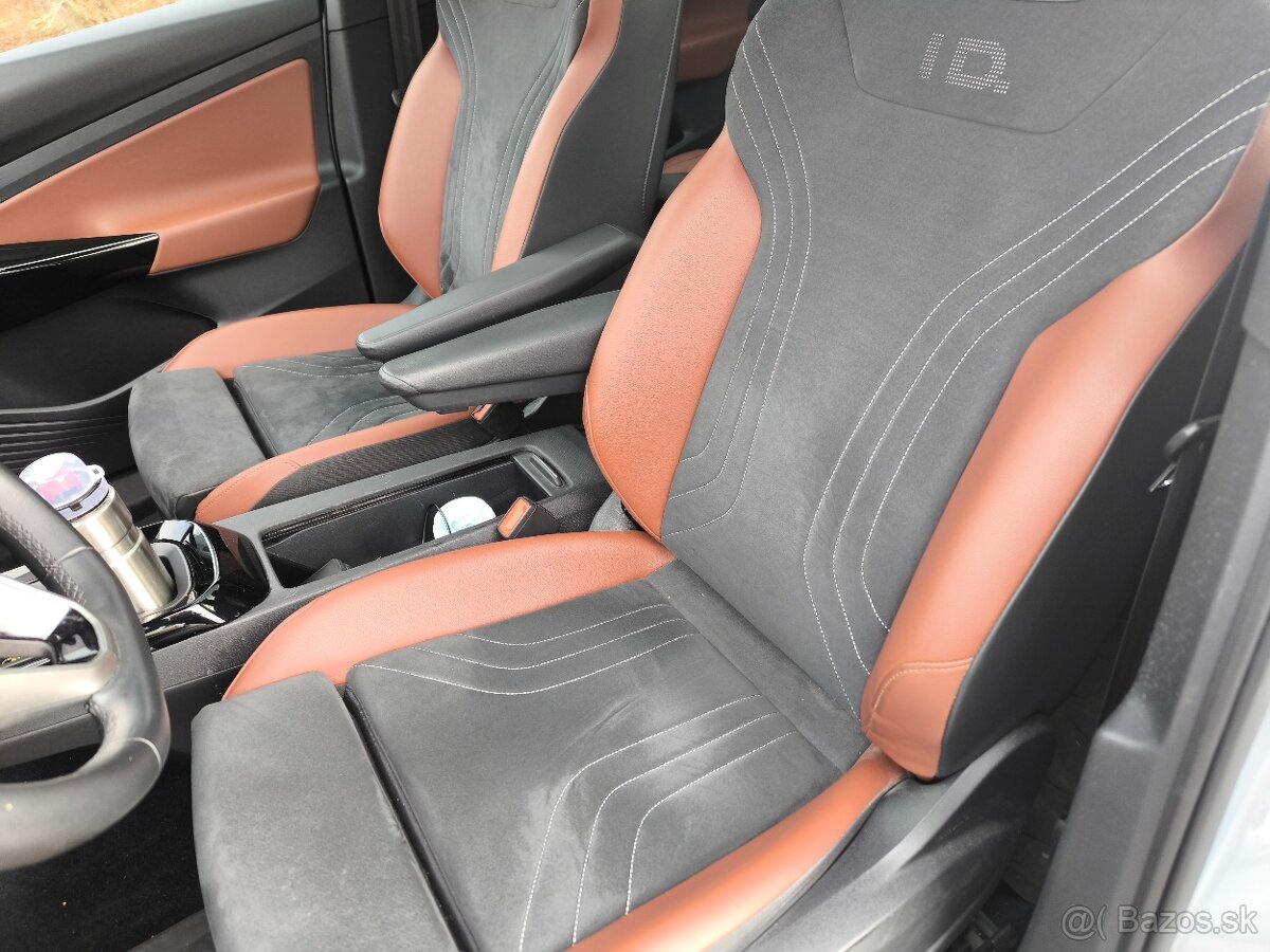 VW ID.4 150KW / ŤAŽNÉ / TEPELKO / PANO / MATRIX / 360 KAMERA - 10