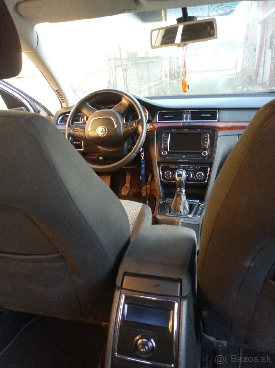 Škoda Superb - 10