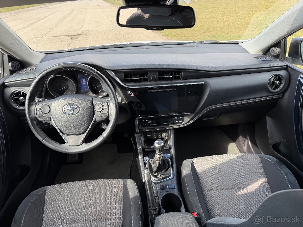 Toyota Auris 1.6 benzín 97kW Active Trend Plus - 10