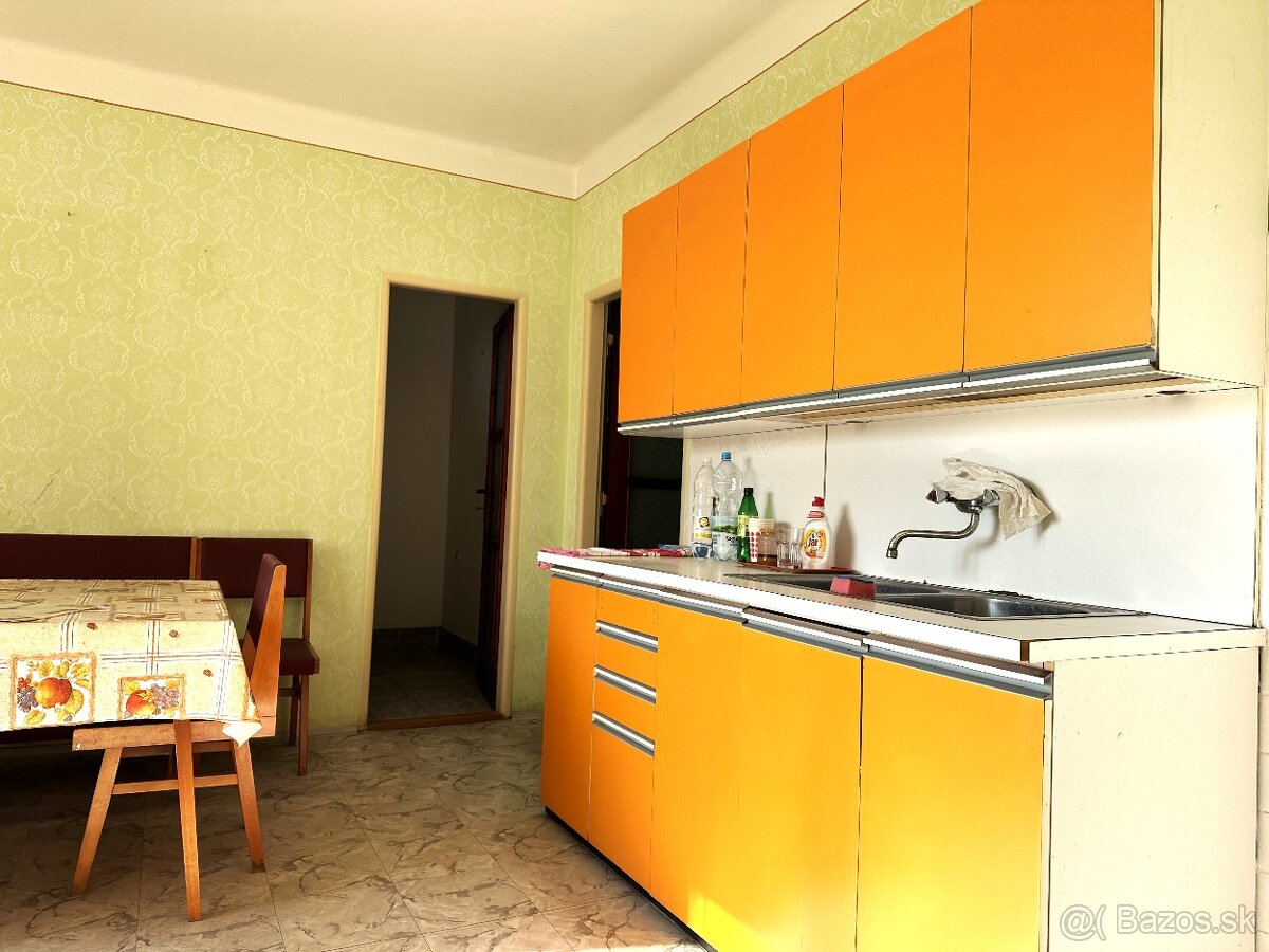 Na predaj dom s veľkým pozemkom 1216m2 Ivanka pri Dunaji - 10