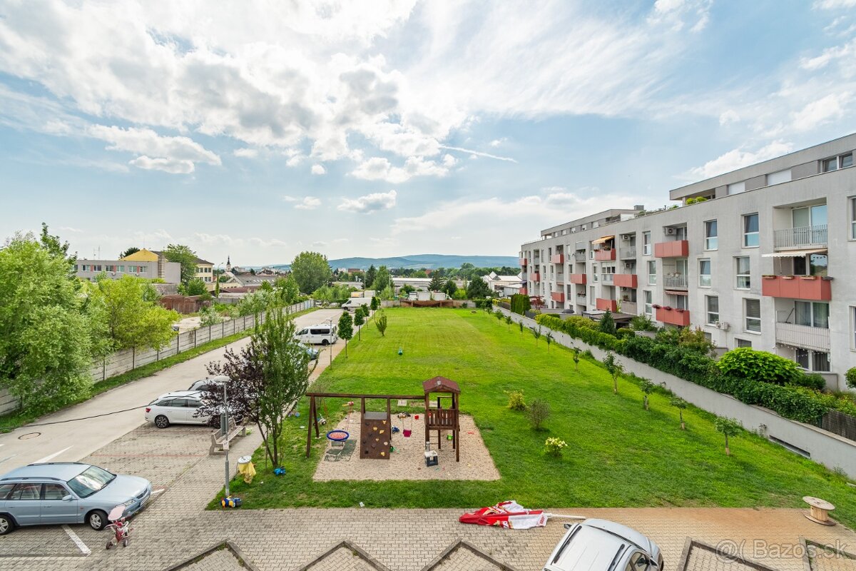 Na prenájom | 2 izbový byt s loggiou - Silvánová ul. - 10