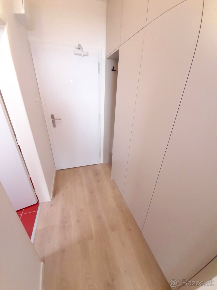 Prenájom zar. garsónky po rek. na Bajkalskej ul., Ružinov - 10