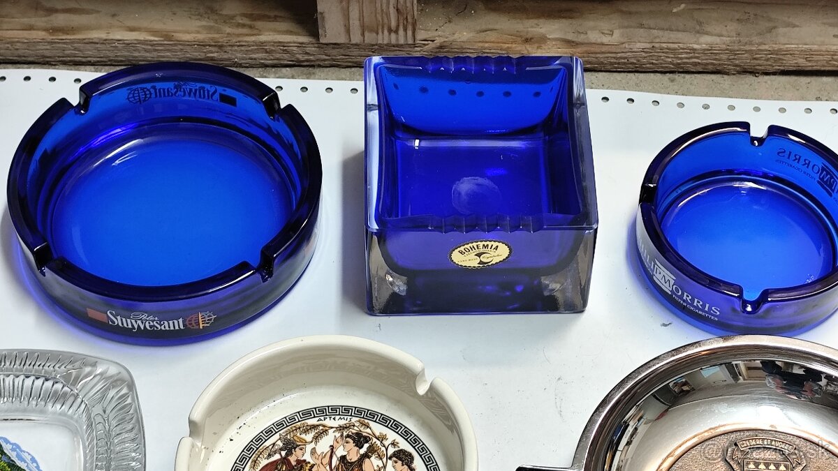 Predám zbierku 87 popolníkov - 10