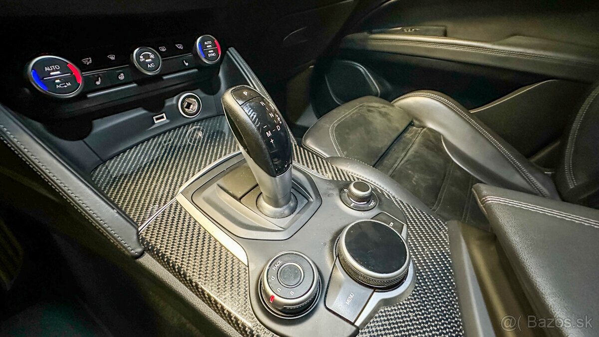 Alfa Romeo Stelvio QV - 10