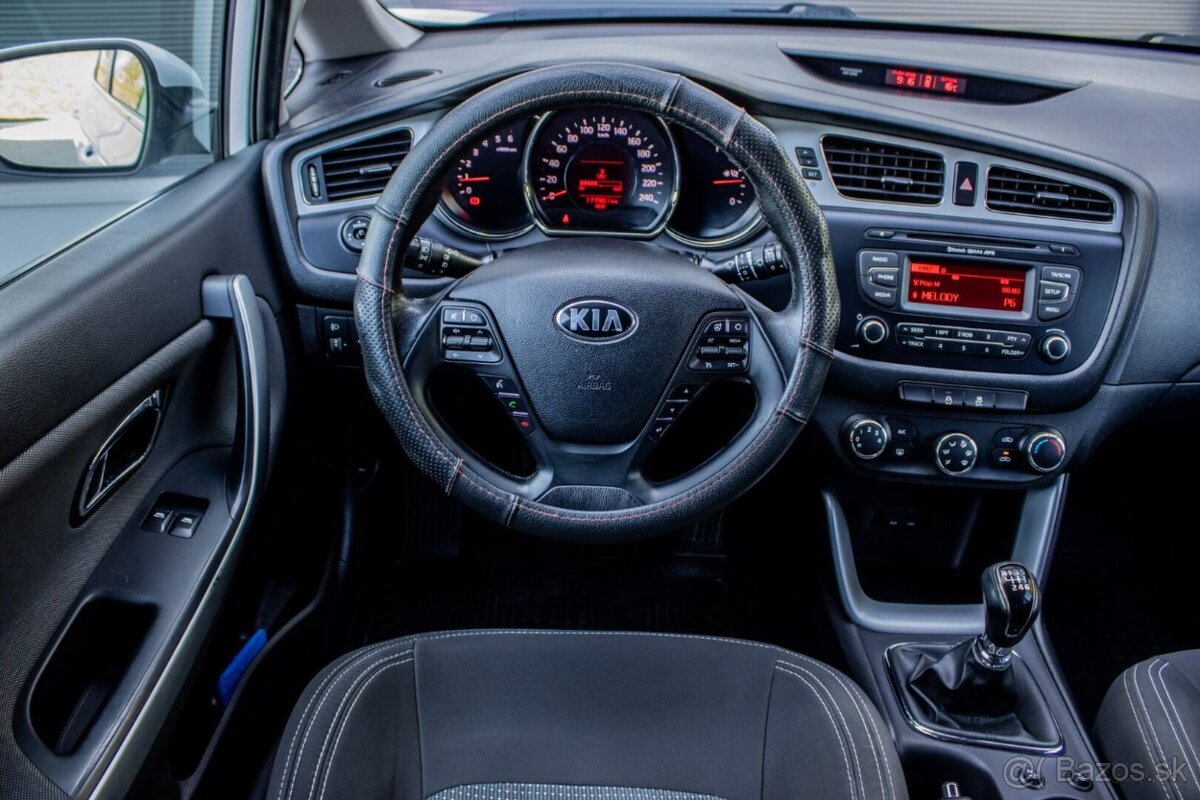 Kia Cee d SW 1.6 CRDi Gold / Nelakované - 10