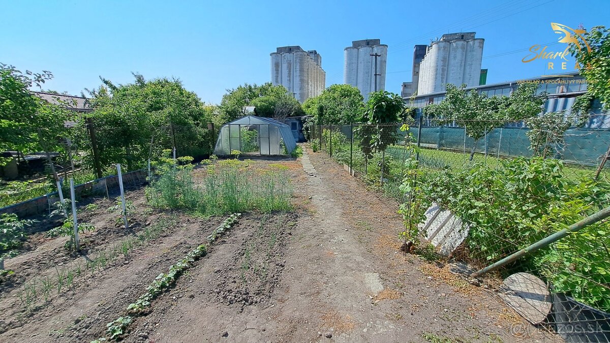 TOP PONUKA - Rodinný dom za výhodnú cenu v meste Levice - 10