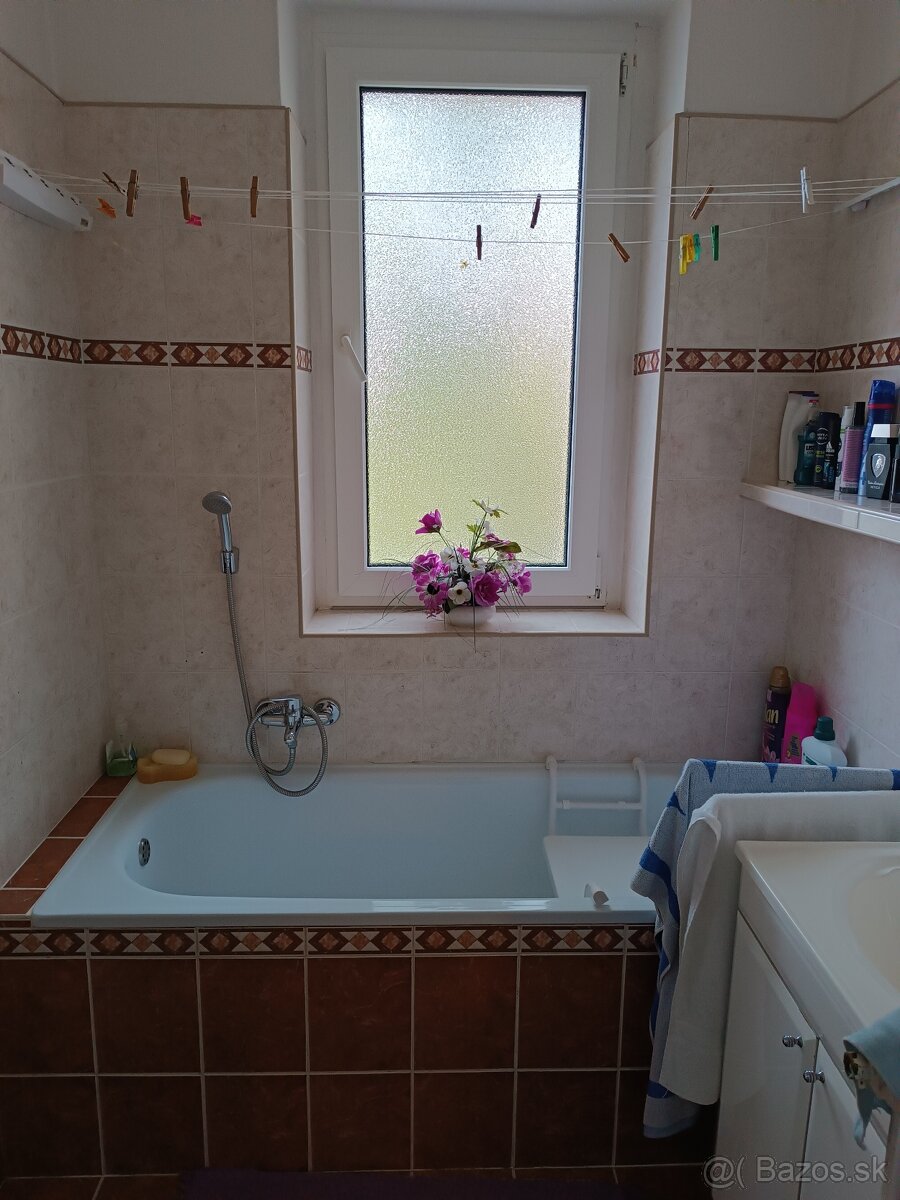 Na predaj 3-izbový byt Bratislava,Nivy - 10