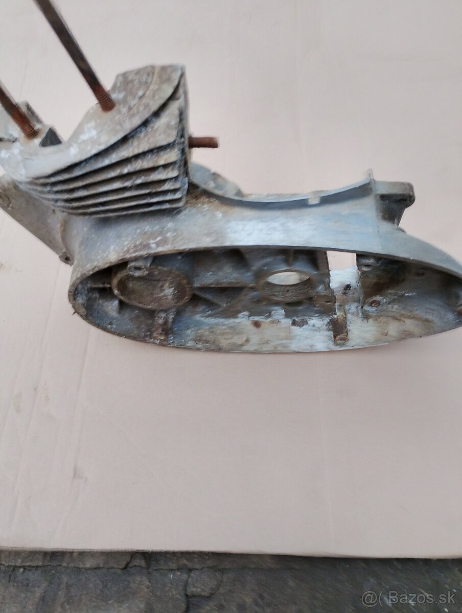 Predam kartre a kryty motorov Jawa - 10