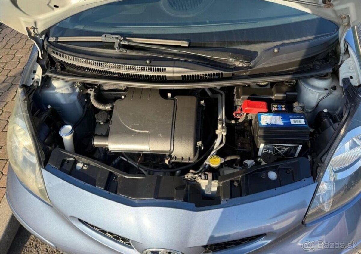 Toyota Aygo 1,0 i klima serviska nová STK benzín manuál - 10