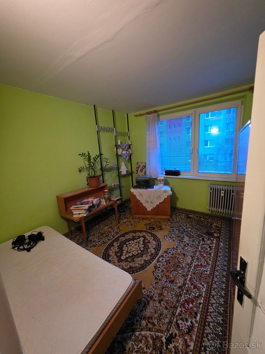 3 izbový byt s balkónom Budovateľská - 10