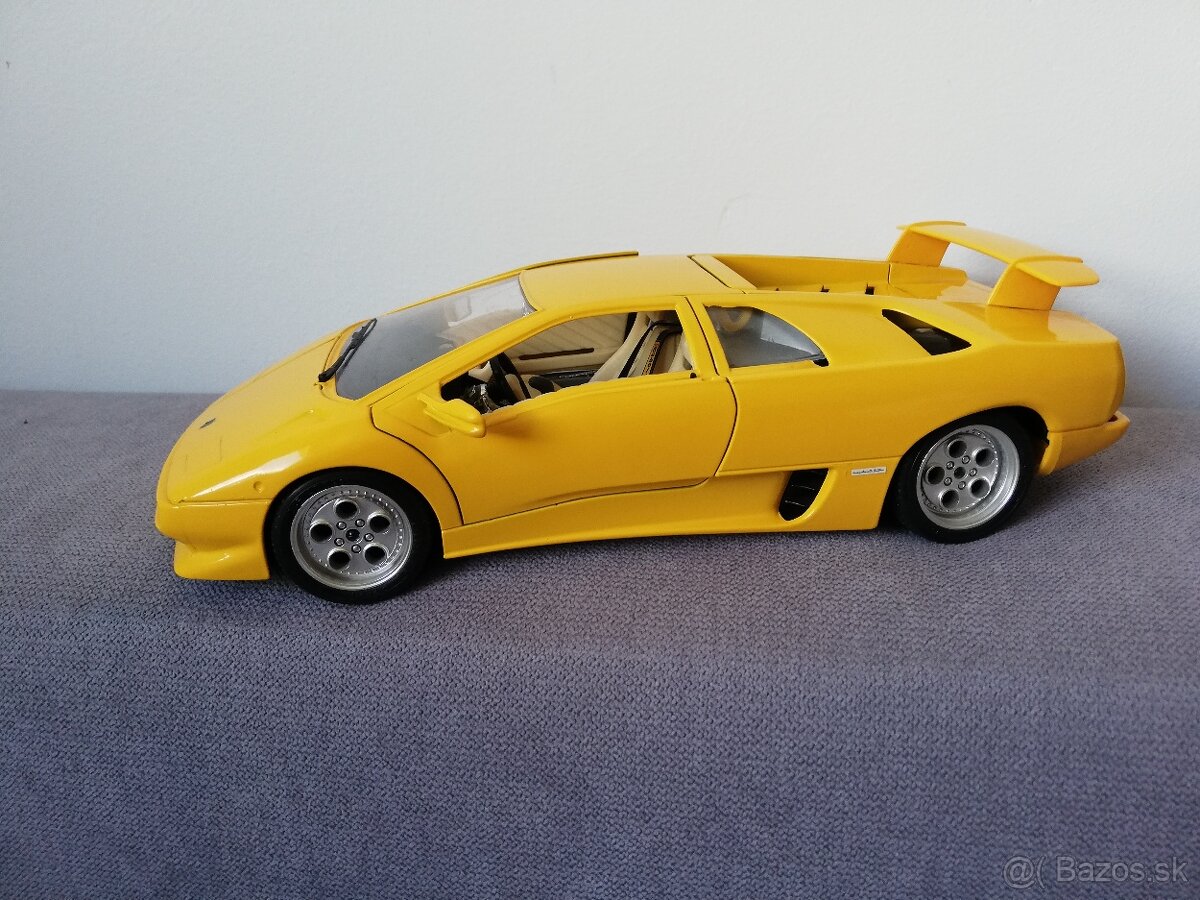 1:18 Lamborghini Diablo Bburago zlta - 10