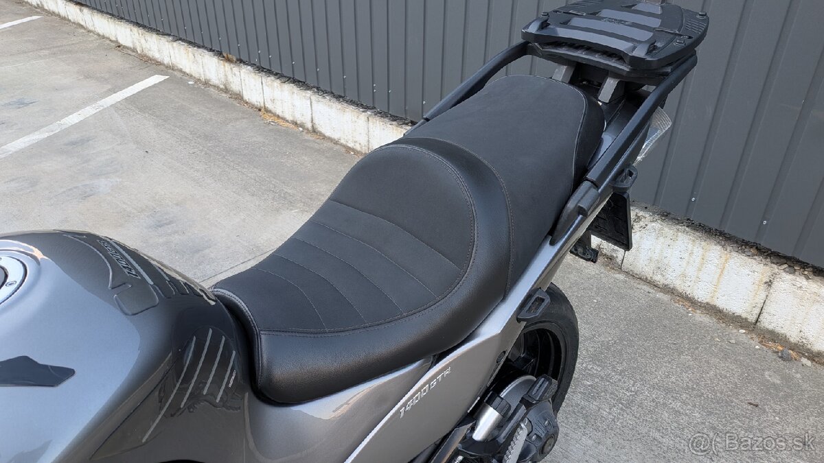 Kawasaki GTR 1400 - 10