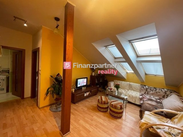 Pod konkatedrálou v pešej zóne klimatizovaný 2izb podkrovný - 10