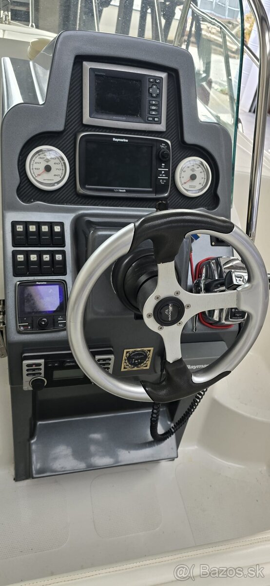 Odyssey 21 Sundeck – 2012 – Mercury Verado 250 - 10