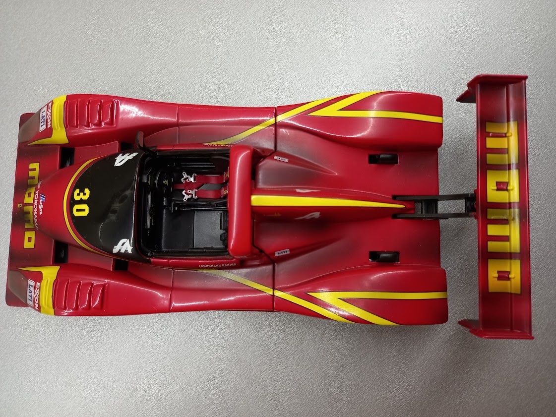 FERRARI 333 SP MOMO HOTWHEELS 1:18 - 10