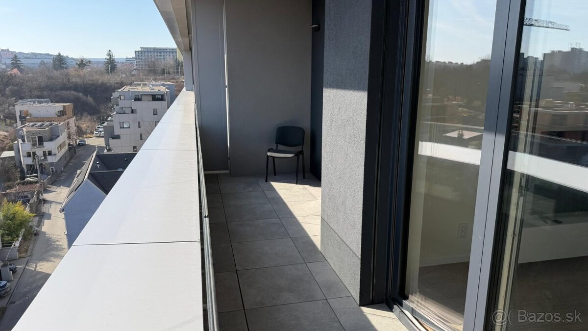 Prenájom 2-izbový byt Cassovar - 10