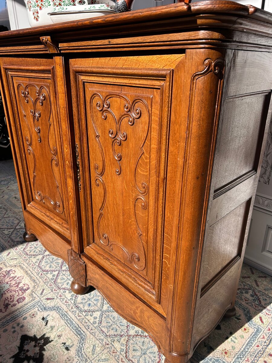 Starožitná komoda - 10