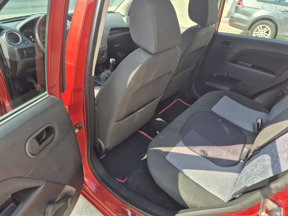 Ford Fiesta 1.25i - 10