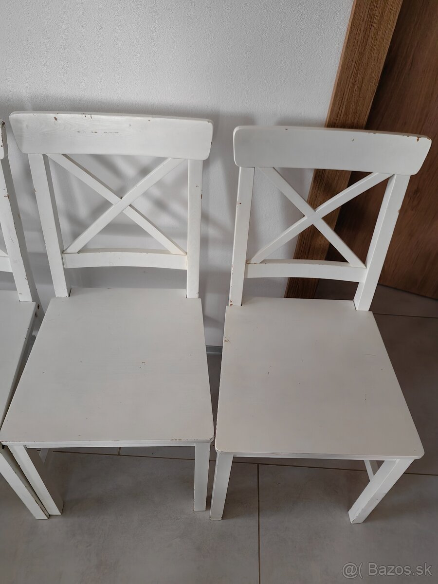 Stôl + 4 stoličky - 10