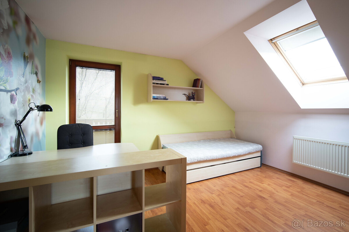 Pekný dvojpodlažný RD v Modranke so samostatnou bytovou jedn - 10