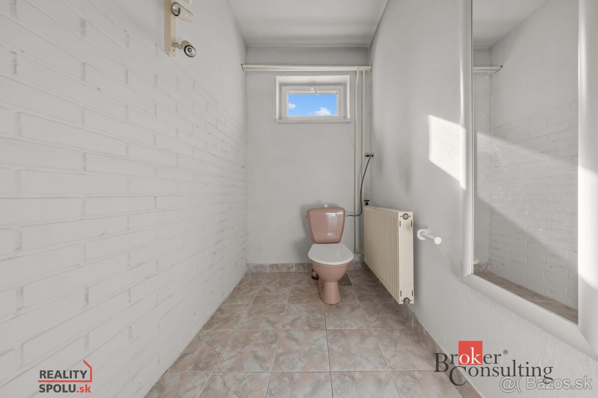 Na predaj priestranný bezbariérový rodinný dom v Budmericiac - 10