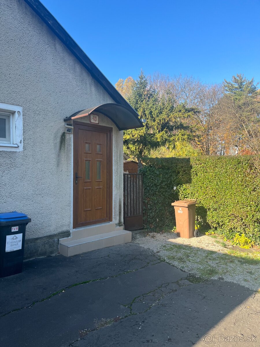 Prenajim 2-izboveho bytu v centre Nitra pri parku - 10