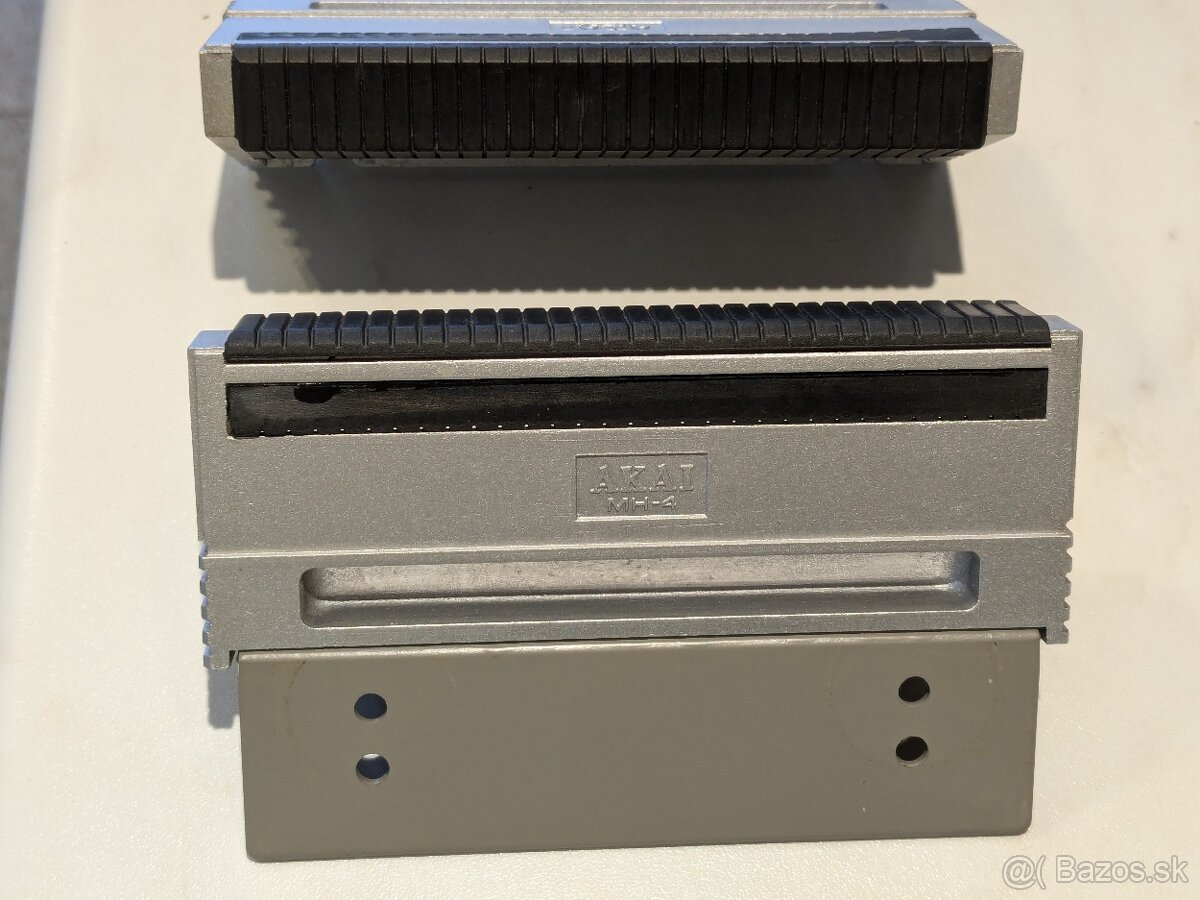 Akai MH4 - madla do racku - 10