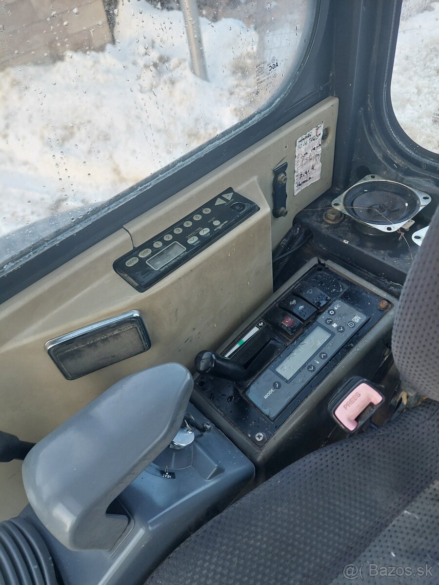 Minibager Hitachi ZX30 - 10