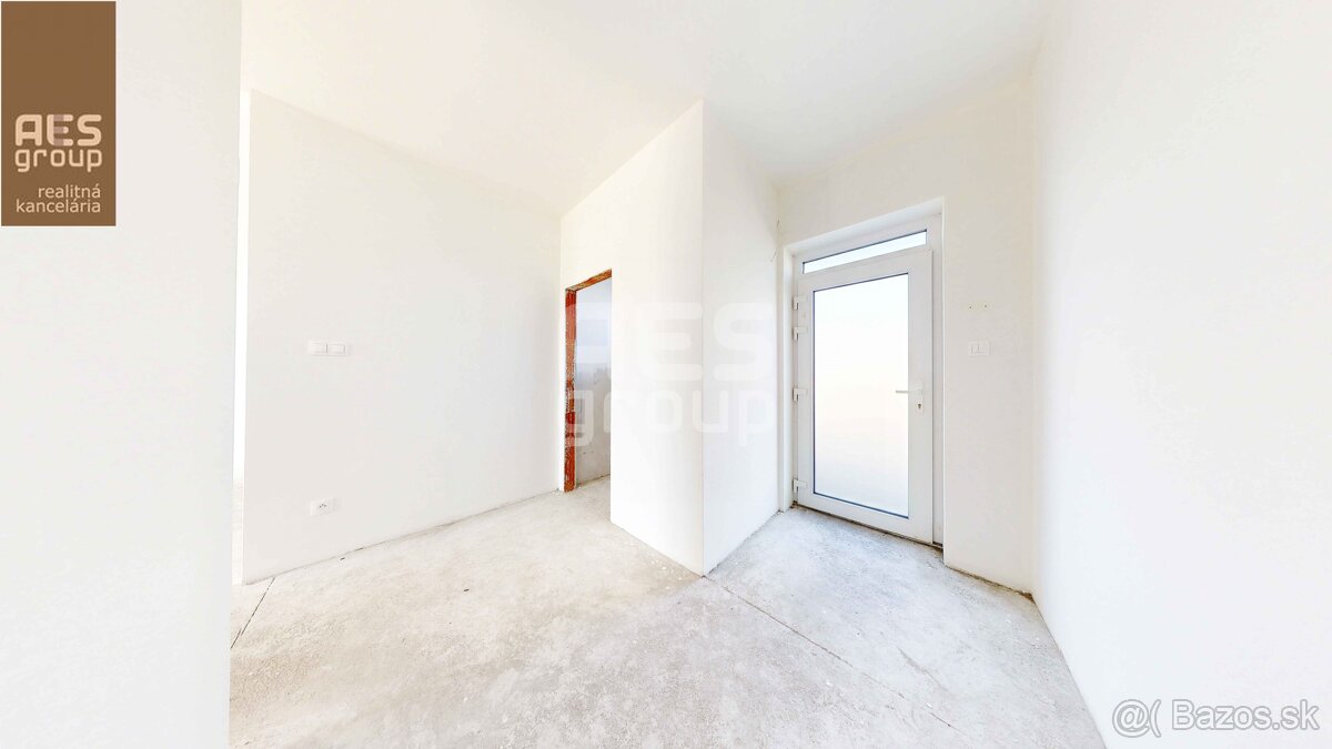 SKOLAUDOVANÉ, PREDAJ, 5 izbový dom, Nová Alej Martina Benku - 10