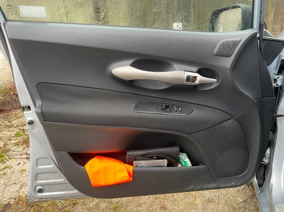 Toyota Auris 1.4 2008 - 10