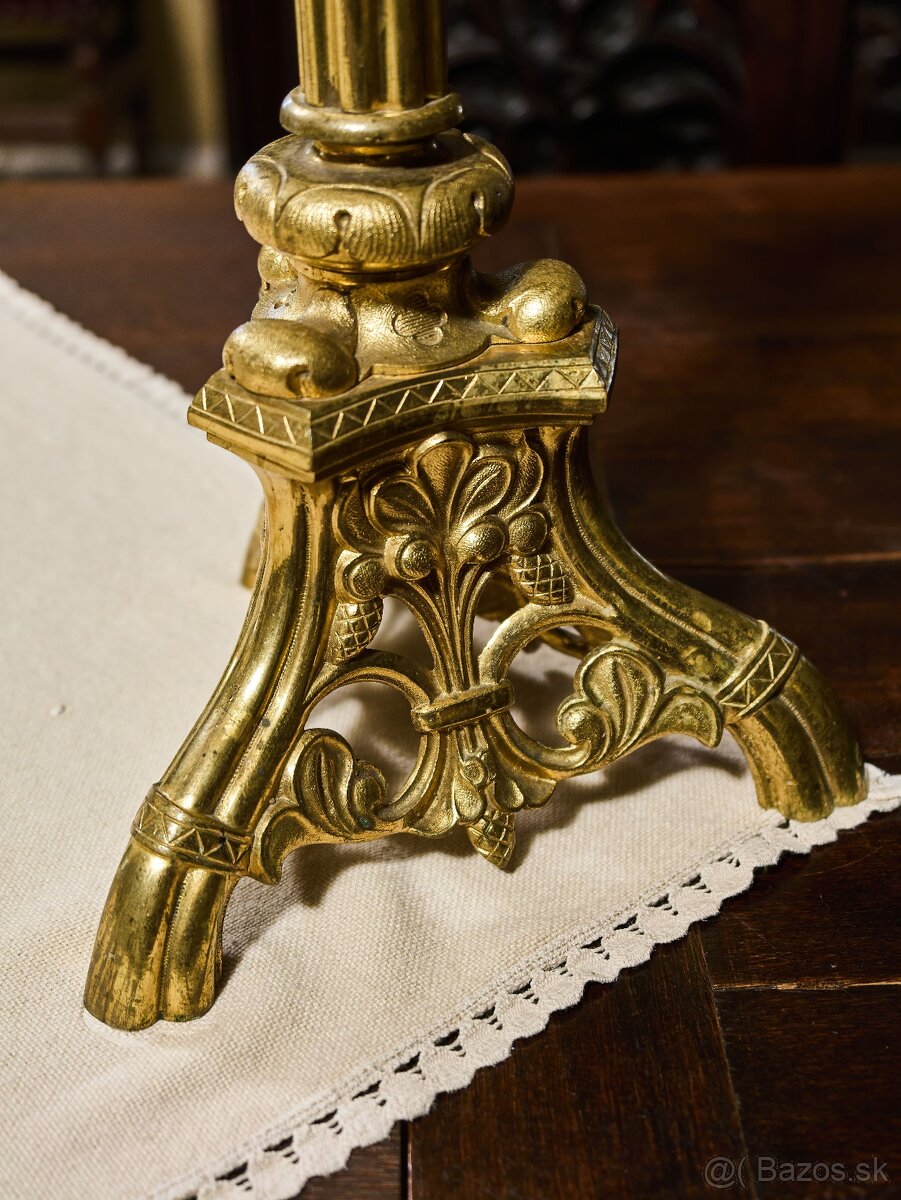 Párové neogotické mosadzné svietniky z 19. storočia - výška - 10