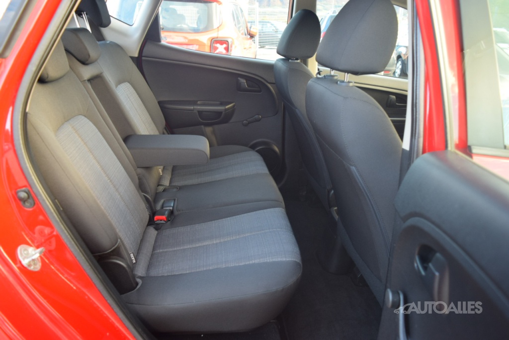 Kia Venga 1,4 i 66 kW - 10