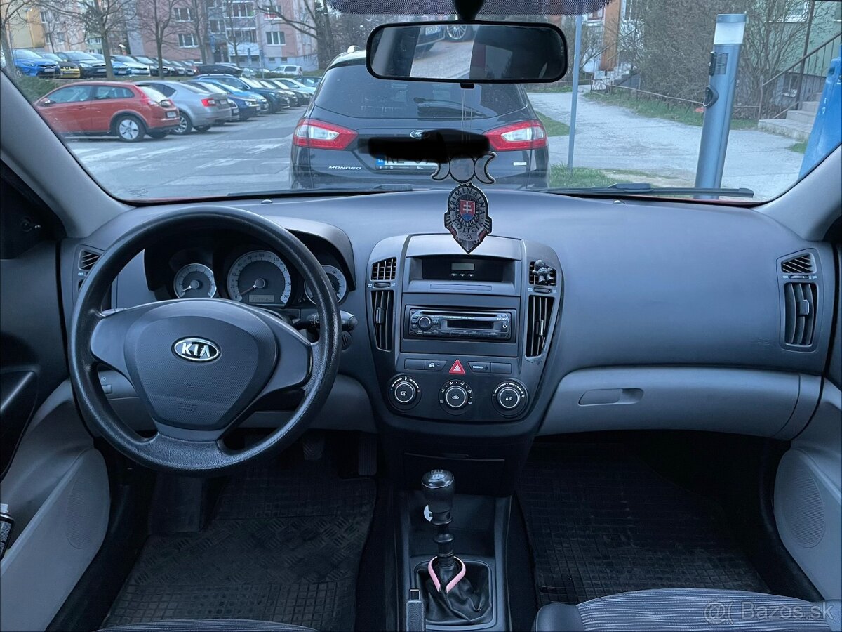 Predám KIA Ceed 1.4 MPI ( 77 kw ), 1. majiteľ - 10