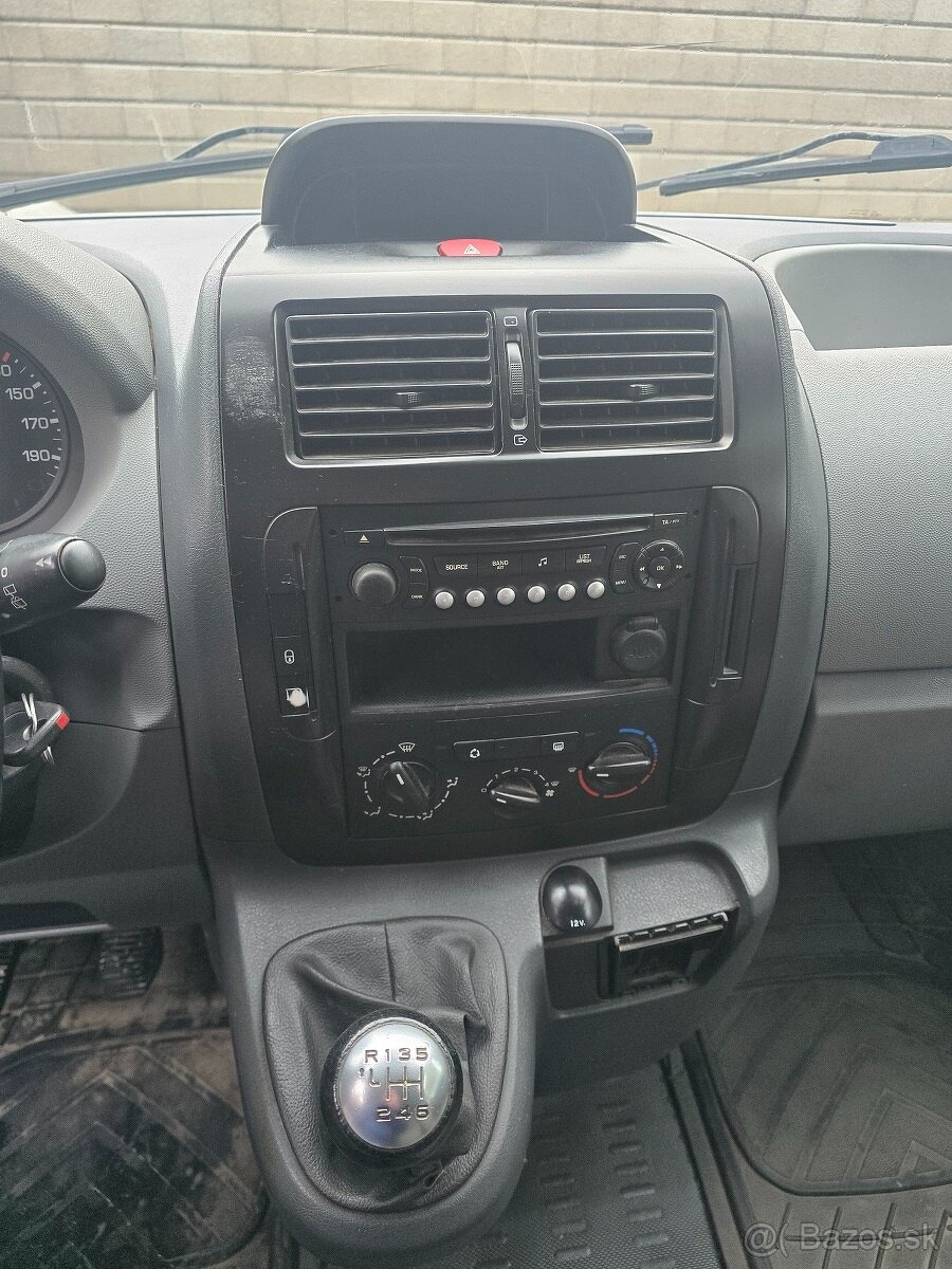 Citroen Jumpy 2.0 HDi 94kW MT6 2012 - 10