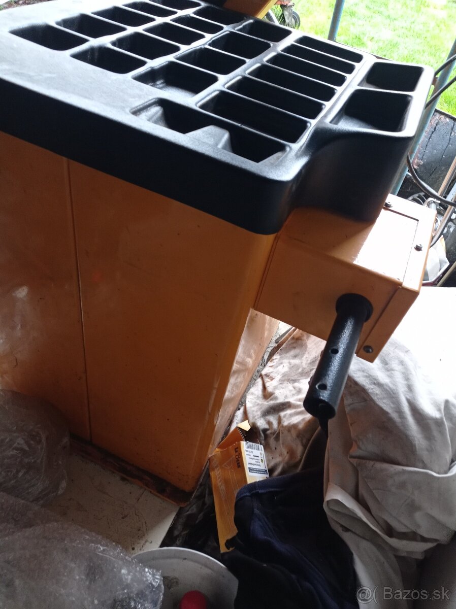 Vyvažovačka UNIMAX C99-01 - 10